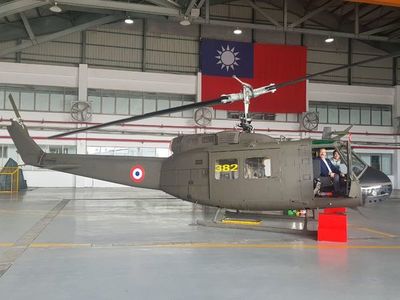 Donan tres helicópteros UH-1H a Paraguay