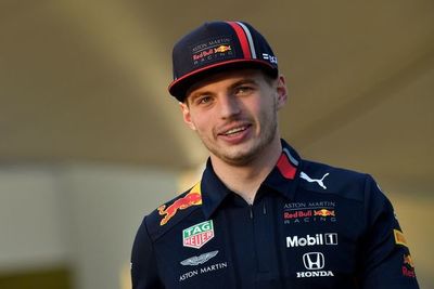 Verstappen: “No miro los seis títulos de Hamilton”