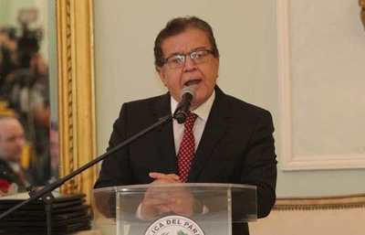 Nicanor admite que le gustaría tirar piedras a opositores, como devolución de “ataques”