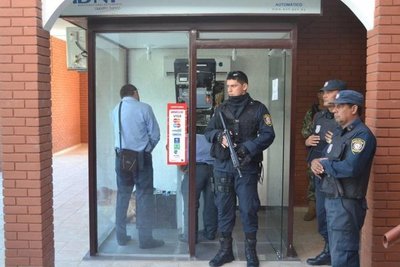 Aguinaldos y fiestas de fin de año: reforzarán seguridad en cercanías de los cajeros