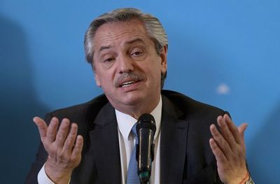 Peronista de centroizquierda Alberto Fernández jura como presidente de Argentina
