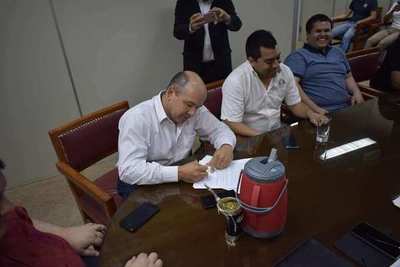 Federación Paraguaya firma contrato con sedes de Misiones para el Nacional de Salonismo 2020