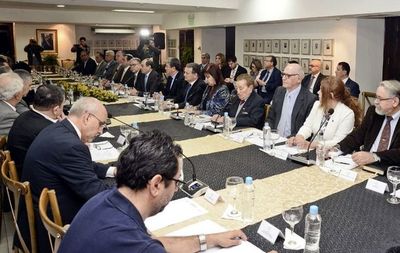 Itaipú: “Las renegociaciones del Anexo C tienen que culminar antes del 2021″, dice exsenador Castaing