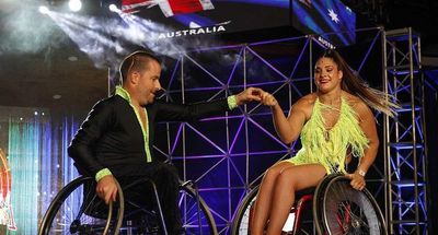 Bailarines en silla de ruedas inspiran en Mundial de Baile Latino en Colombia