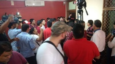 Jóvenes toman Junta de Gobierno en rechazo a nueva fecha de elecciones juveniles