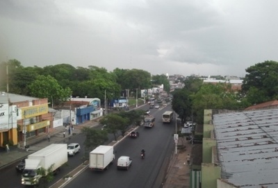 Viernes caluroso y con chaparrones, anuncia Meteorología