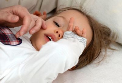 ¿Debo preocuparme si mi hijo se despierta por las noches?