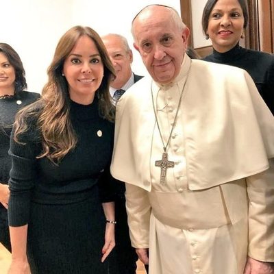 Primera dama transmitió saludo del pueblo paraguayo al papa Francisco