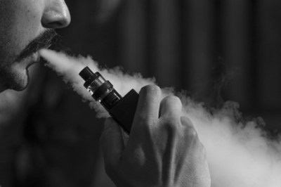 Salud Pública regula consumo y venta de vapeadores