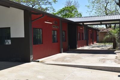 Ministro de Salud incumple compromiso, dicen
