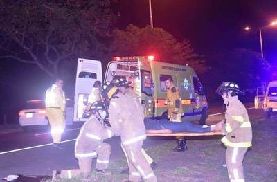 Joven sufre grave accidente en carrera clandestina en la Autopista •