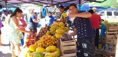 Intenso movimiento en mercado luqueño