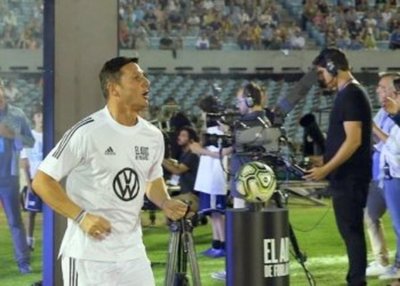 Uruguay se refuerza con figuras que juegan en España, México y Argentina