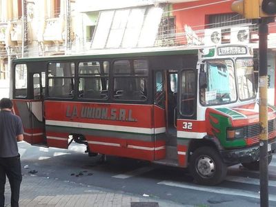 Buses chatarras siguen apeligrando impunemente a ciudadanos en Asunción