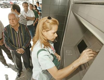 Suben salarios mínimos en América por la pérdida del poder adquisitivo