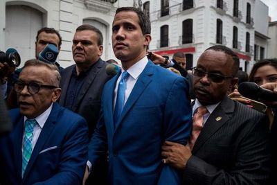EE.UU. tilda de “farsa” el voto en el Parlamento venezolano y respalda a Guaidó