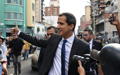 Guaidó se juramenta como presidente del Parlamento venezolano