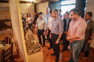 Gobierno habilita obras y entrega aportes a pobladores de Yabebyry