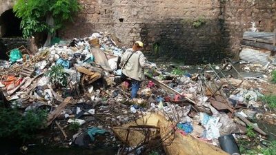 Determinan sanciones por la falta de limpieza de patios baldíos e inmuebles
