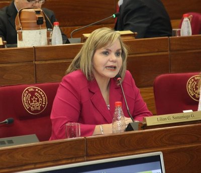 En Cancillería un máster gana solo 6 millones y los aplazados percibirán 8 millones, acusa senadora