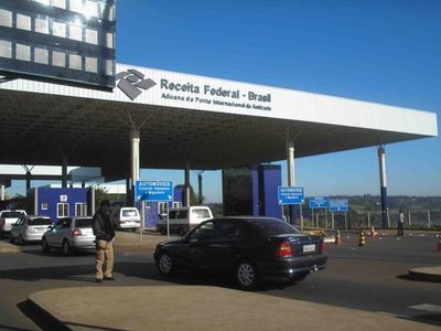 Brasil cierra su frontera con Paraguay