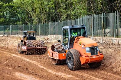 En el Corredor Vial Botánico trabajan en la construcción de la rotonda