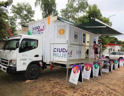 Ciudad Mujer Móvil ofreció servicios en 51 distritos de 14 departamentos