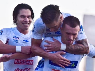 Nueva fecha empieza a calentarse con 2 juegos