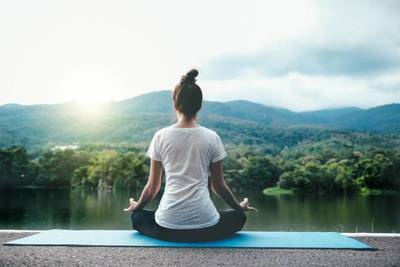 Yoga y meditación este sábado en Plaza Uruguaya