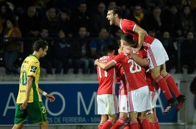 Benfica afianza su liderato