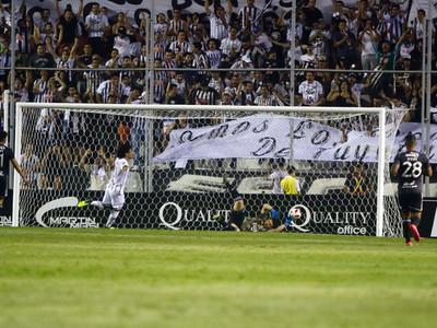 Blas Cáceres anota el mejor gol de la fecha