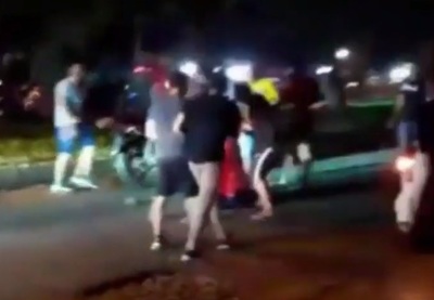 Hombre intenta auxiliar a un herido y resulta agredido