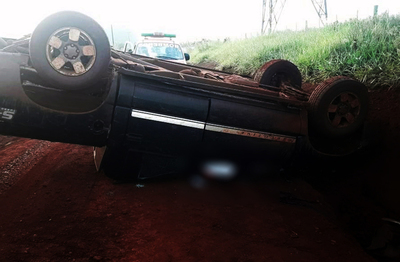 Hombre fallece tras vuelco de camioneta en Hernandarias