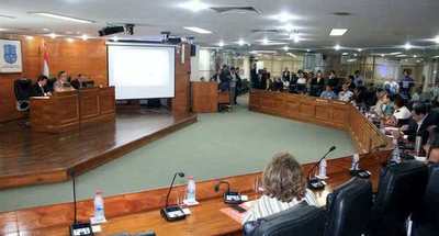 Plantean freno a “festival" de compras directas en Junta de Asunción, tras escándalos de flores y celulares