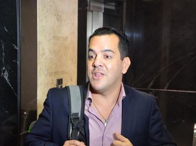 Acusan a Friedmann de “priorizar color” para asistencias del MAG