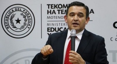 Petta resuelve suspender entrega de los libros con errores