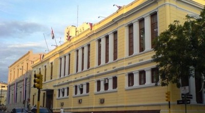 Miembro de FENAES denuncia que directivos no dejan que se inscriba para cursar el año lectivo por supuesta persecución