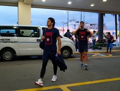 Cerro Porteño se instala en Guayaquil y espera por Barcelona