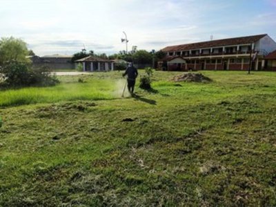Trabajos desarrollados por el personal de Servicios Generales, en diferentes puntos de la ciudad de Pilar
