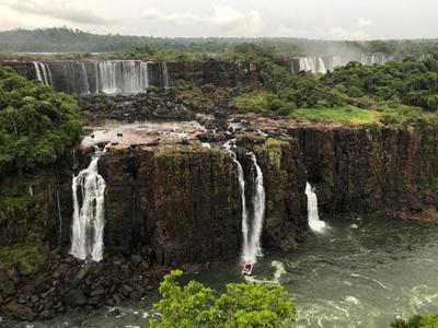 Falta de lluvia reduce volumen de agua en las Cataratas del Iguazú