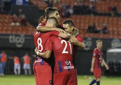 Cerro Porteño goleó a Nacional