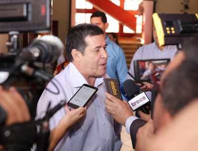 Feria de empleos en ANR: “Función de un partido político no solamente debe ser hacer elecciones”, afirma HC