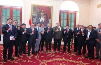 Gobernadores colorados solicitaron a Mario Abdo un encuentro con HC para unidad y consenso en la ANR
