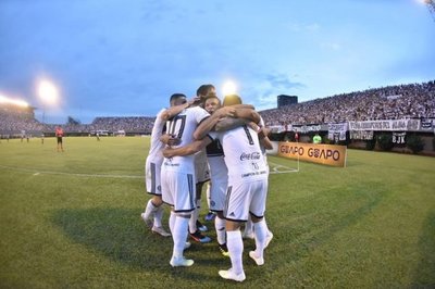 TRIbuto al fútbol, TRIunfo y TRIcampeonato