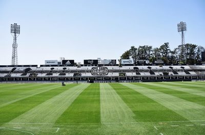 Olimpia se enfrenta a River Plate este domingo en el estadio Manuel Ferreira