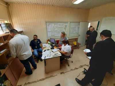 Fiscales realizan copia del sistema informático de la Comuna de CDE