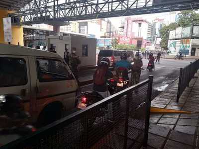 Restricción en el Puente de la Amistad se mantendrá hasta nuevo aviso