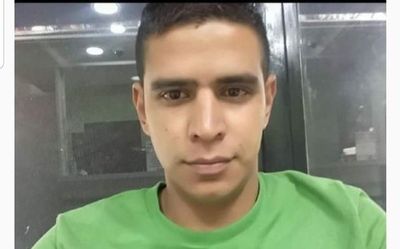 Policía violó cuarentena: farreó con amigos, fue a motel, cayó de escalera y murió