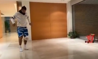 VIDEO: Vidal aceptó el desafío de Messi y lo volvió más complicado