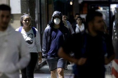 Argentina reporta el primer caso de transmisión comunitaria de Covid-19